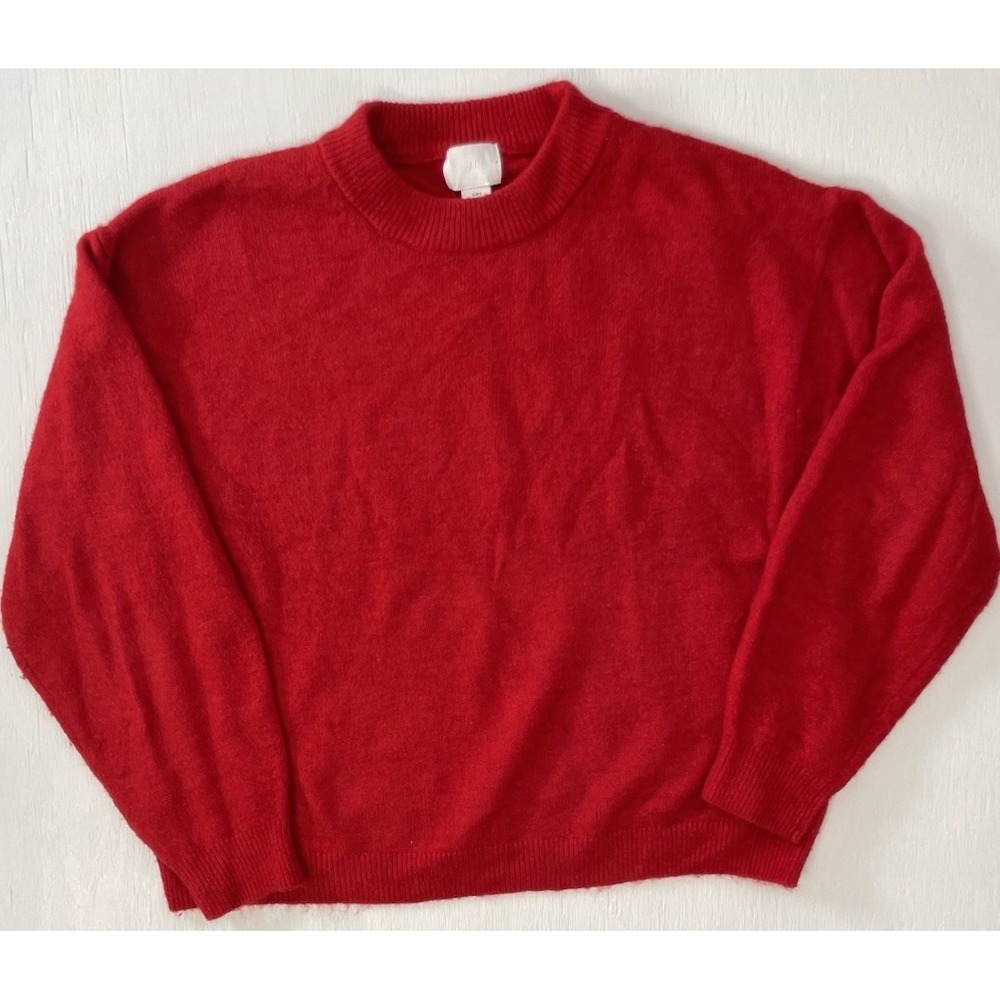 H&M Woman's Red Fuzzy Soft Pullover Crewneck Sweater Knit Top Size Small Holiday